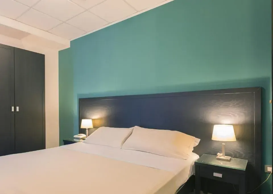 Photo 1 of 10, Executive Business Hotel