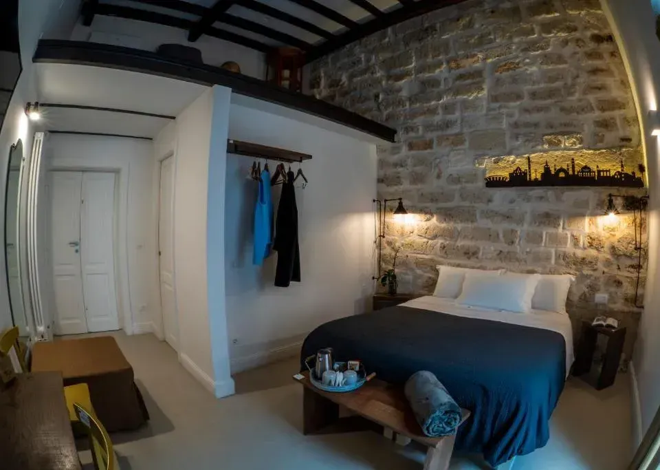 Photo 2 of 10, B&B Murex