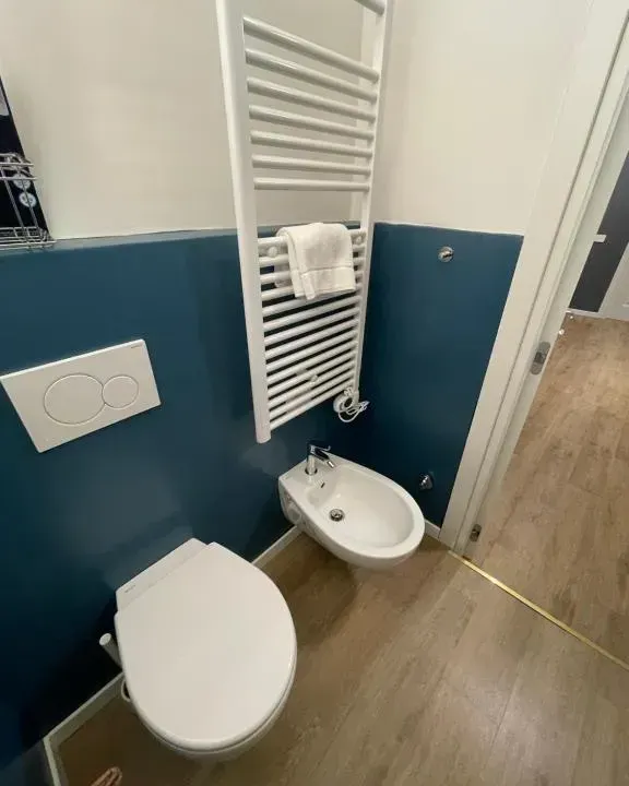 Photo 8 of 10, Isvi Bari Comfort Rooms