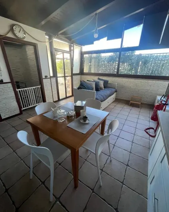 Photo 9 of 10, Bari Home Art Terrace
