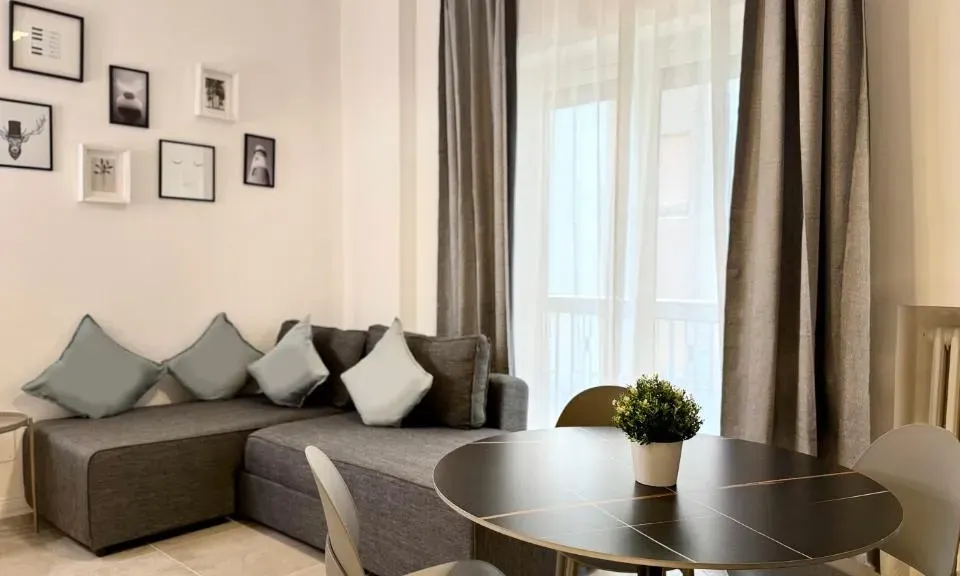 Photo 9 of 10, LAUS ANDREA DA BARI Luxury Design Apartment 1