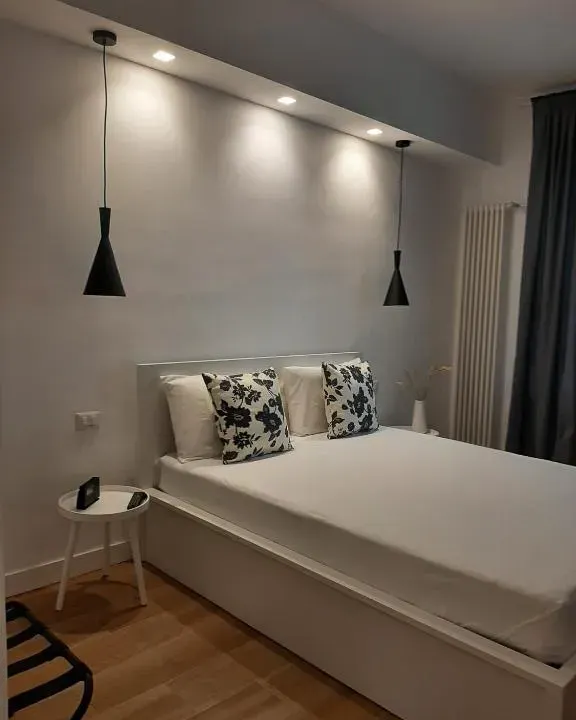 Photo 2 of 10, CRIS HOUSE