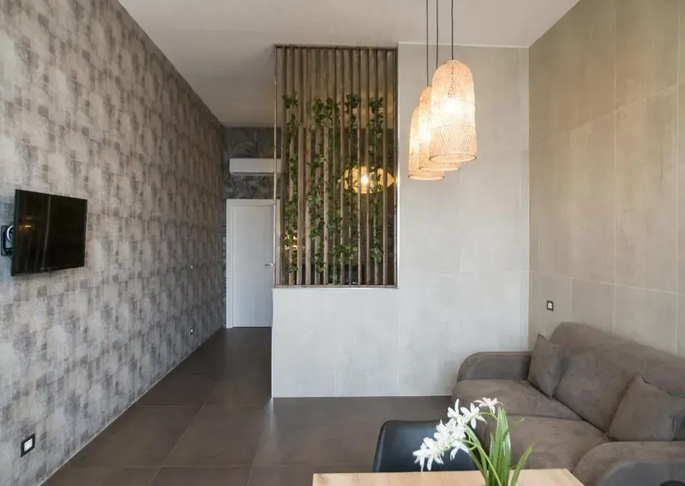 Photo 9 of 10, suite 18 luxury apartments