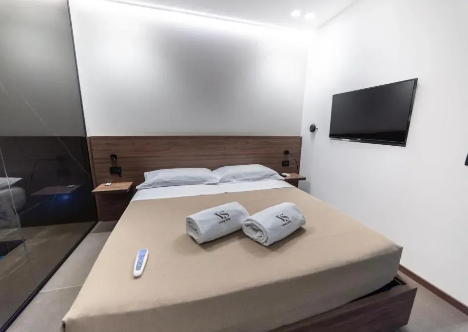 Photo 2 of 10, VS LUXURY SUITE with SPA