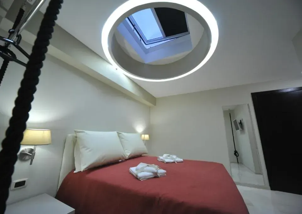 Photo 9 of 10, Gatto Bianco House
