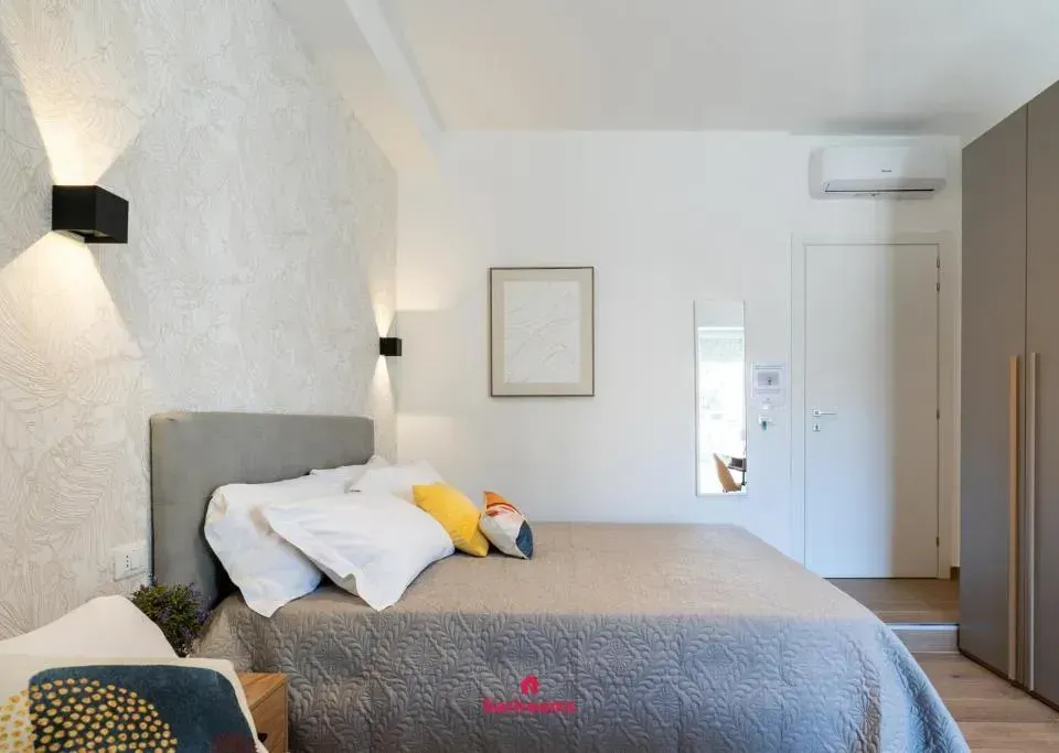 Photo 3 of 10, Barirooms - Sparano Suites