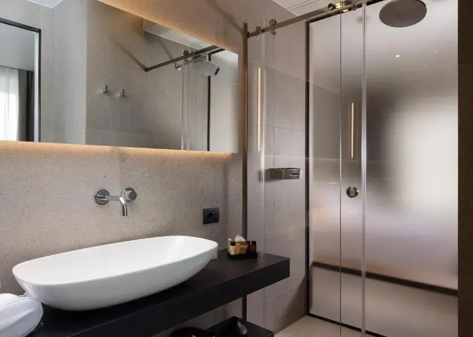 Photo 5 of 10, B21 Lifestyle Hotel