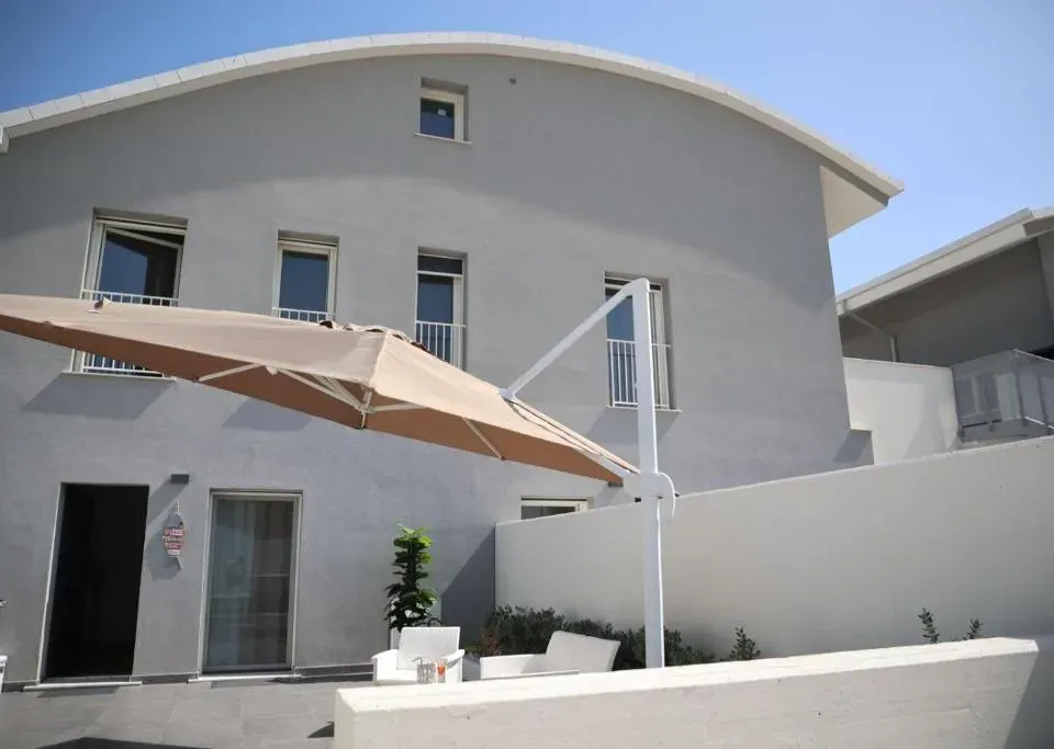 Photo 7 of 10, Domus Levante Apartment