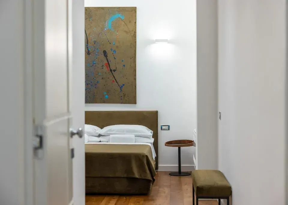 Photo 4 of 10, Panoramic Flat-Les Suites
