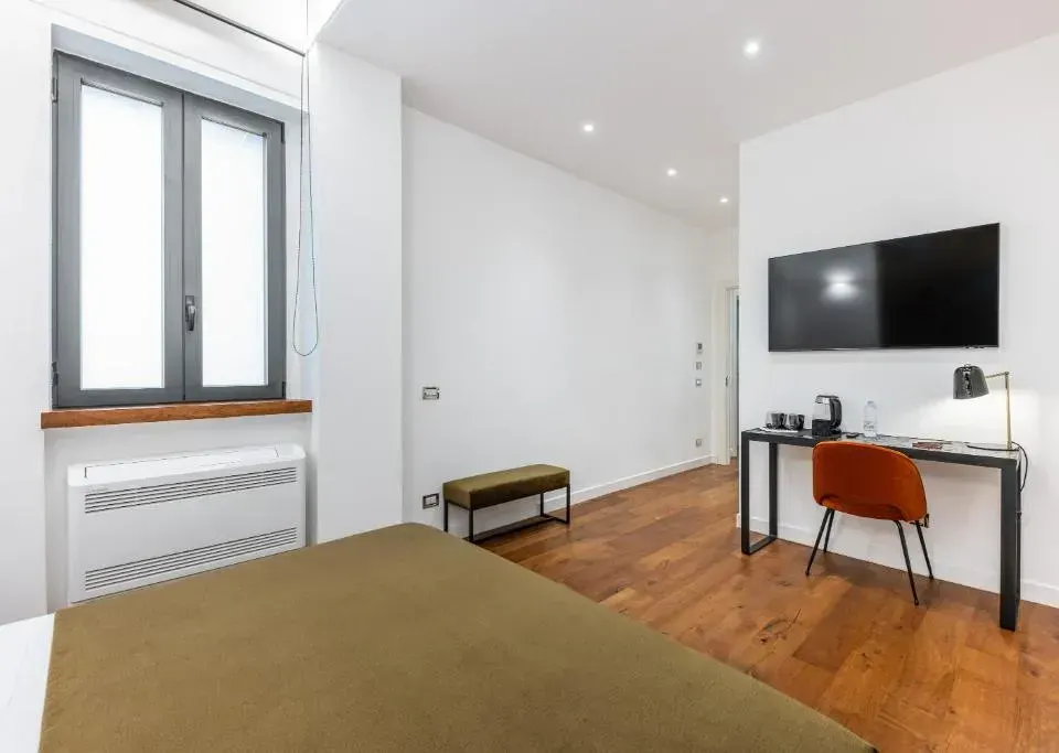 Photo 5 of 10, Panoramic Flat-Les Suites