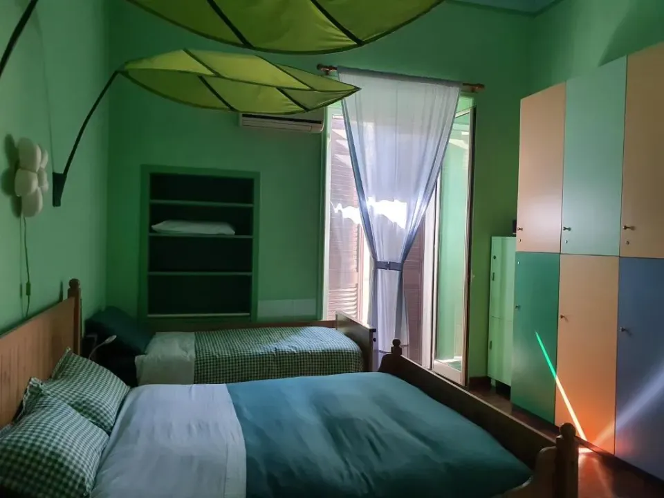 Photo 2 of 10, HOUSE of COLORS