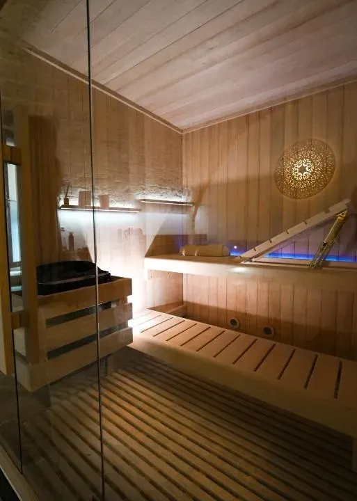 Photo 9 of 10, Myra Bari Bed & Spa