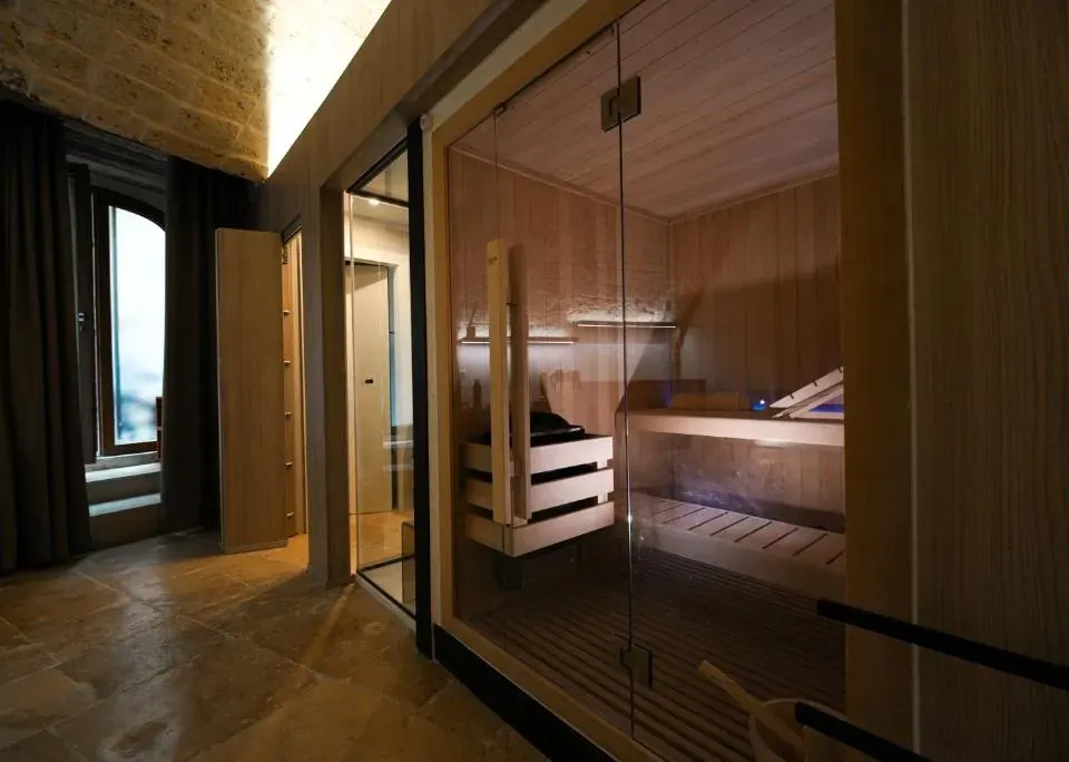 Photo 4 of 10, Myra Bari Bed & Spa