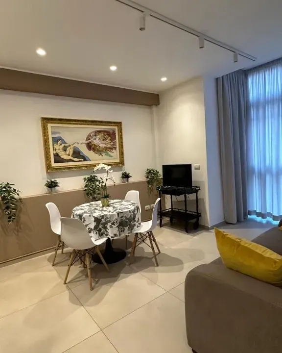 Photo 5 of 10, Ennio Apartment