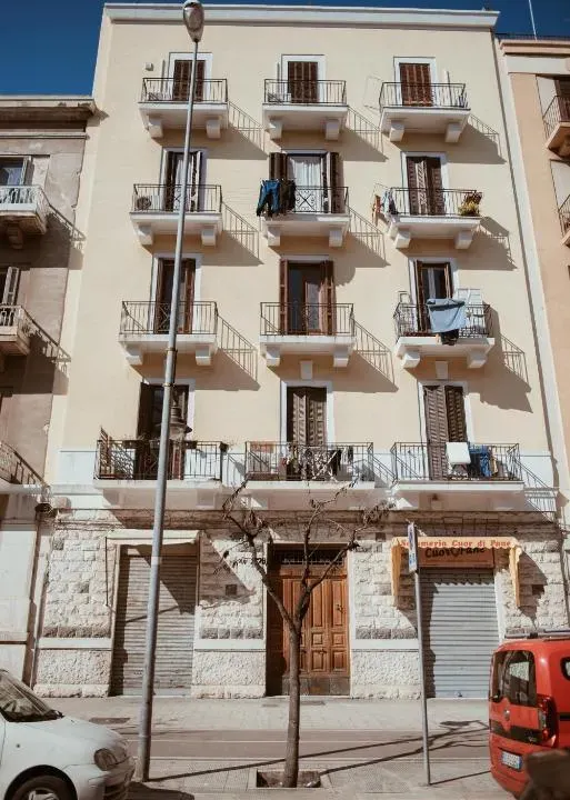 Photo 6 of 10, Casa di Habibi