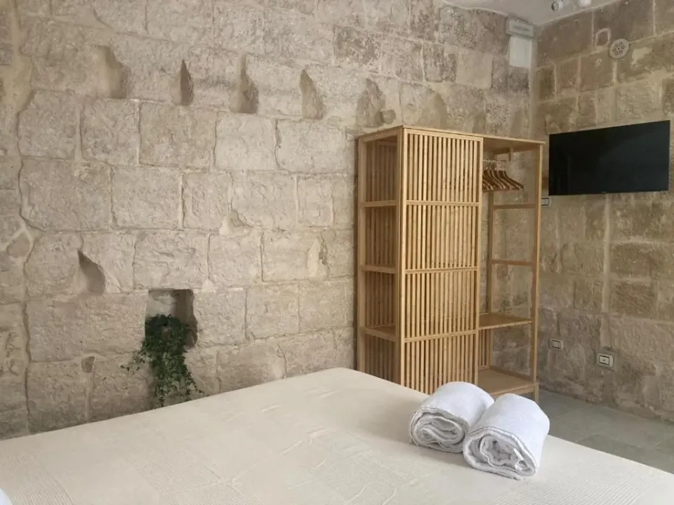 Photo 1 of 10, la vecchia banchina