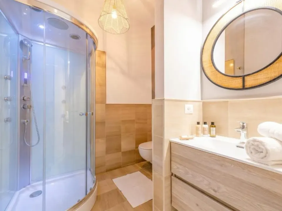 Photo 8 of 10, City Gate - luxury suites