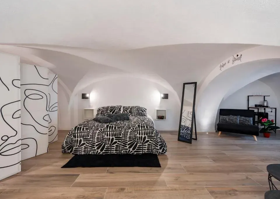 Photo 7 of 10, GuestHost - Vaulted Rooms in the heart of Bari