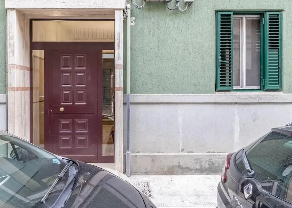Photo 6 of 10, ¤Charme di Bari¤ Intero APT con Design Moderno e Centrale