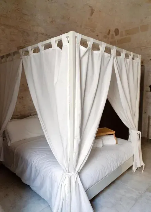 Photo 5 of 10, Aurluna Luxury Suites