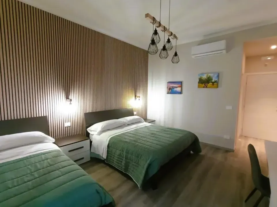 Photo 3 of 10, BariVera rooms