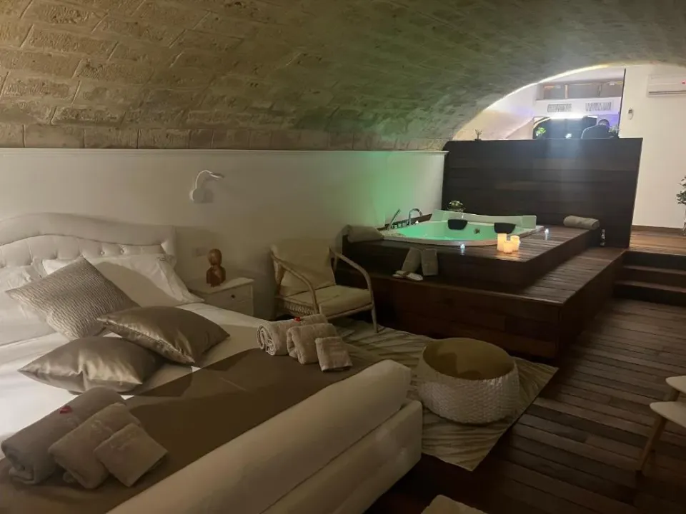 Photo 2 of 10, LC Luxury Apartment