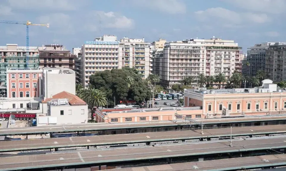 Photo 7 of 10, Interno2 Bari Centrale