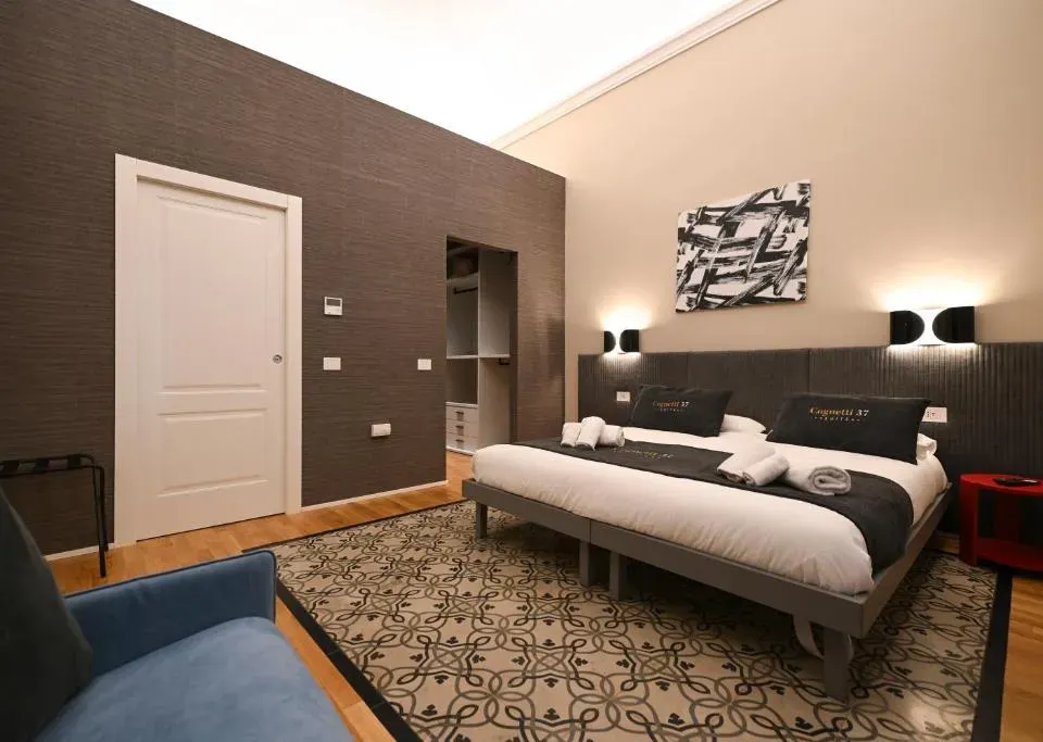 Photo 2 of 10, Me too exclusive apartments - Cognetti 37 Suites