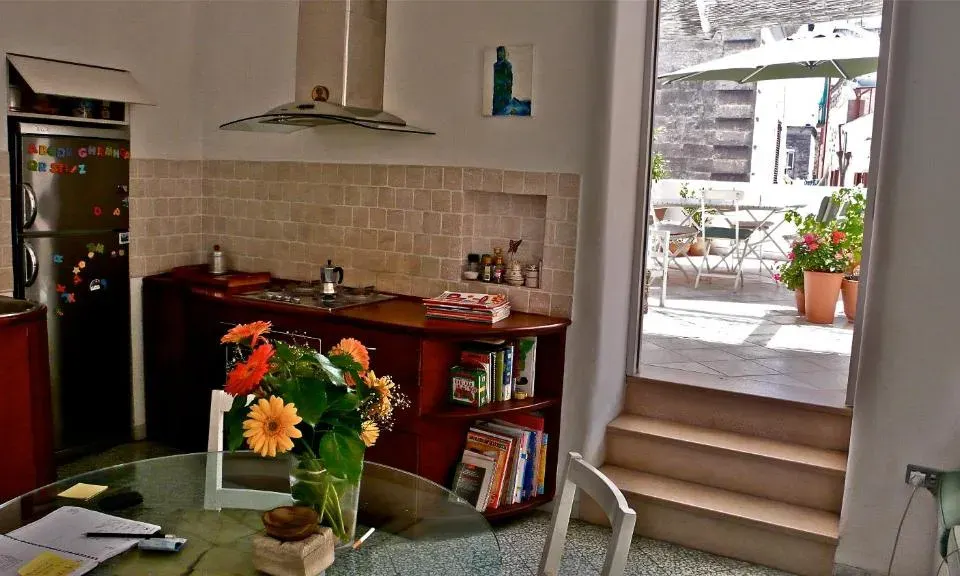 Photo 5 of 10, Casa Odegitria