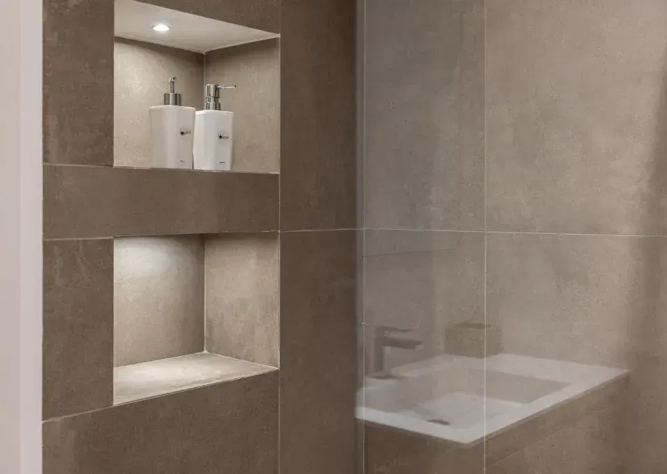 Photo 7 of 10, Panoramic Flat-Les Suites