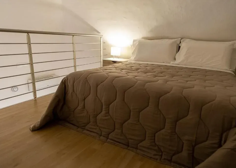 Photo 2 of 10, Trevisani 221 Apartments