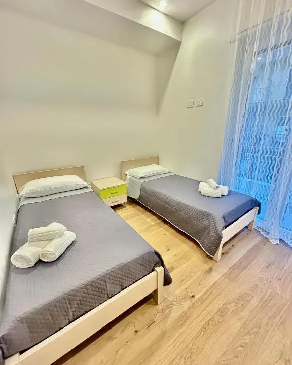 Photo 7 of 10, Homeclass Luxury