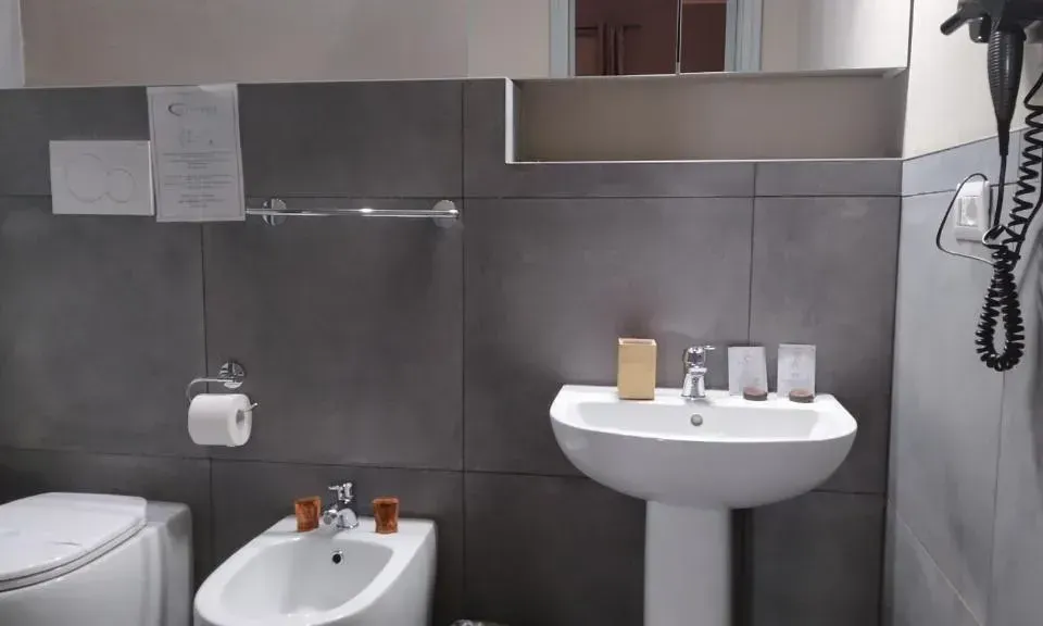 Photo 8 of 10, Cconforthotels Suite&Chic