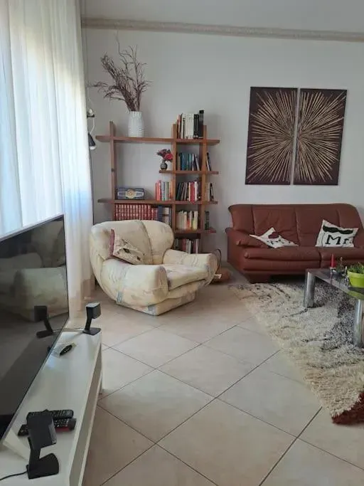 Photo 4 of 10, 2 Giugno House