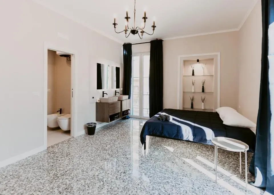 Photo 1 of 10, Manzoni Palace 900