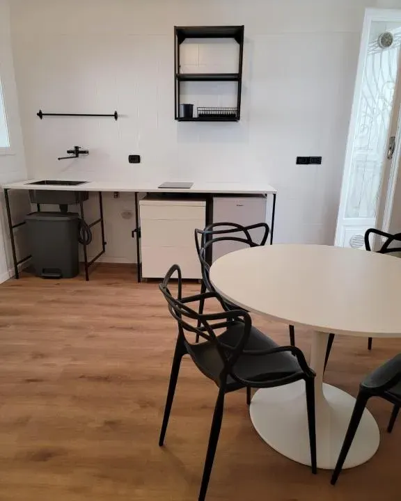Photo 9 of 10, Central Station Apartment 1