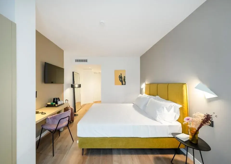 Photo 1 of 10, BISCARDI Hotel
