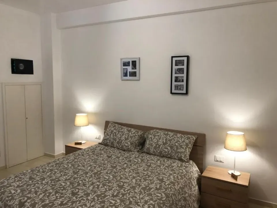 Photo 7 of 10, Suite 999