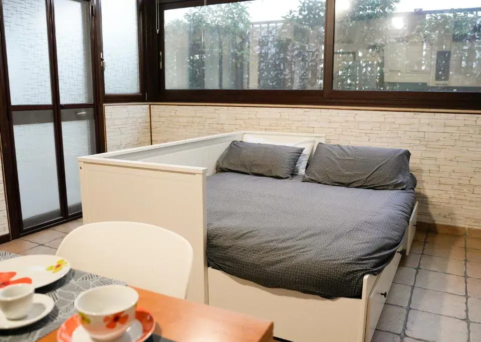 Photo 7 of 10, Bari Home Art Terrace