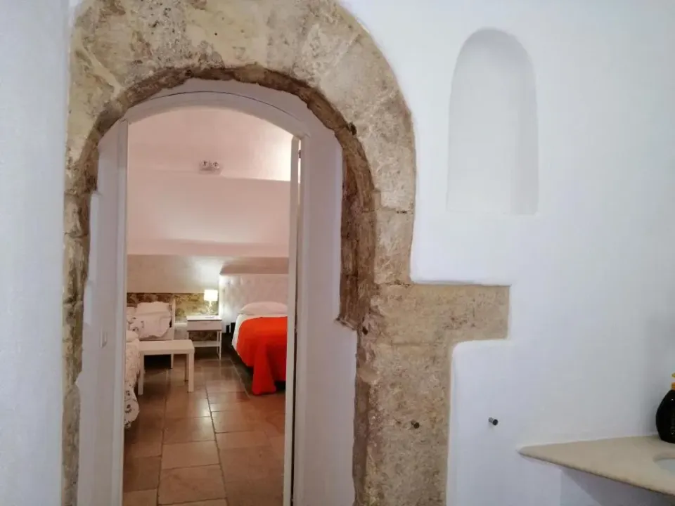 Photo 7 of 10, Borgoantico Apartment