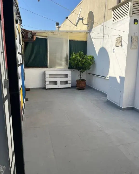 Photo 10 of 10, Bari Home Art Terrace