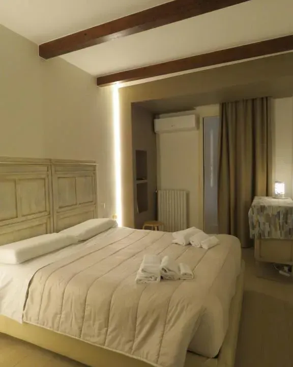 Photo 4 of 10, Apulia 35