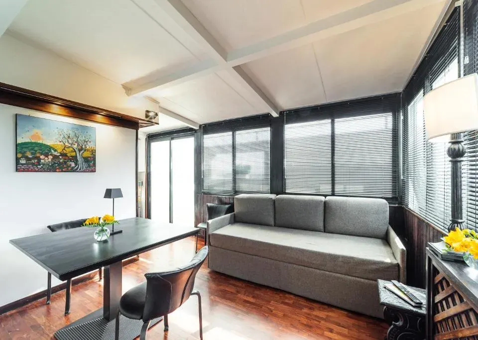 Photo 1 of 10, Mikka Studios: Luxury Apartment