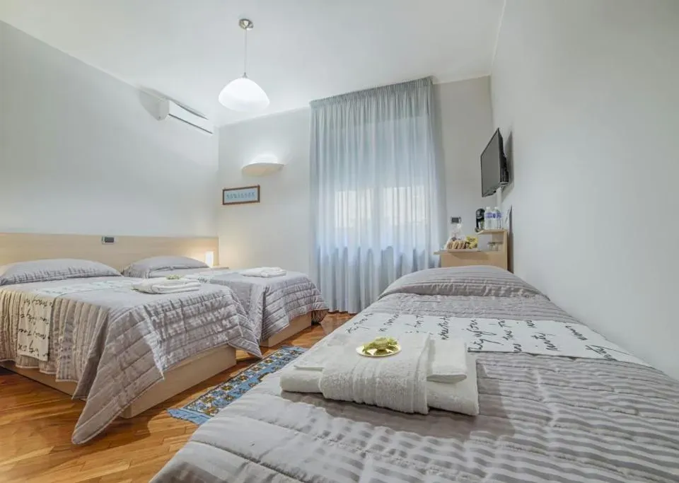 Photo 1 of 10, B&B Studio 162