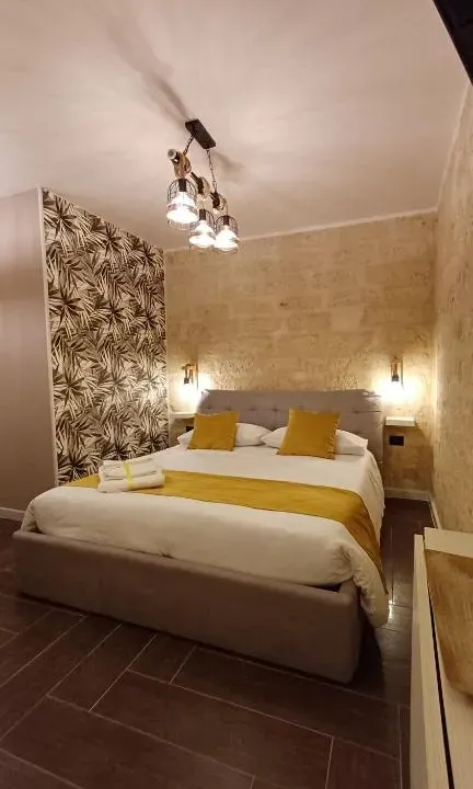 Photo 2 of 10, Elegance Room 05