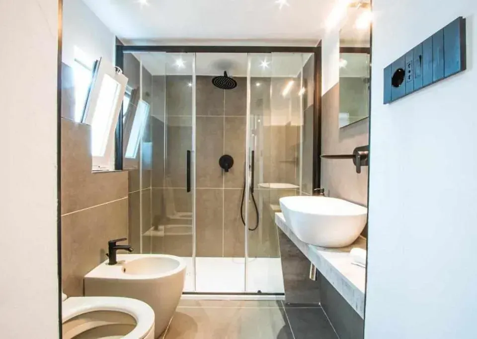 Photo 2 of 10, Astroom apartments