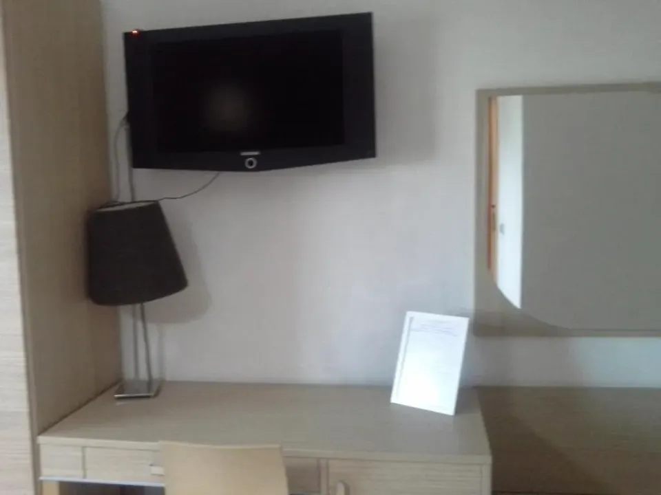 Photo 4 of 10, Villa Del Mar