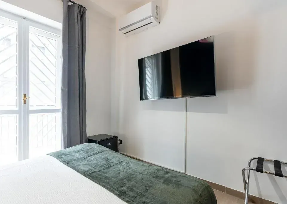 Photo 6 of 10, Fourooms Bari - Principe Amedeo