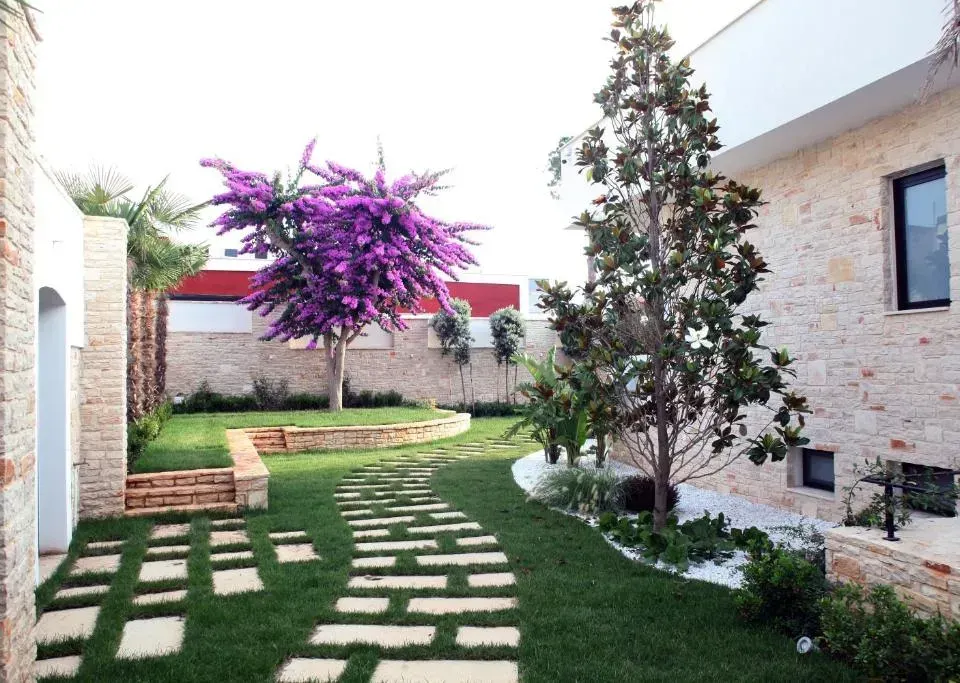 Photo 9 of 10, Villa Pina