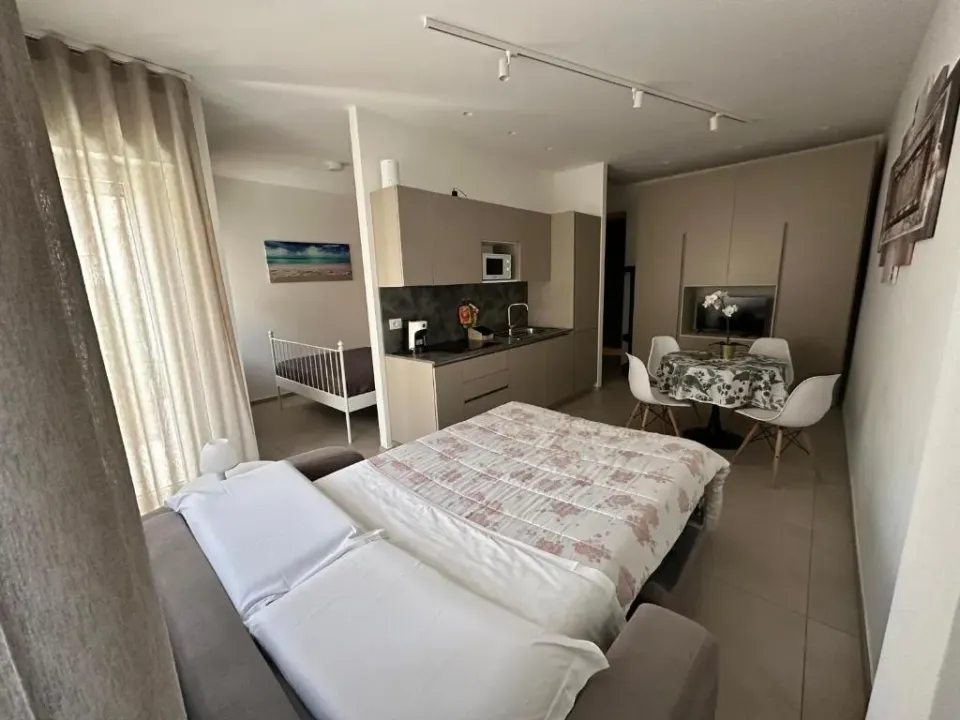 Photo 9 of 10, Ennio Apartment